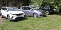 В Воронеже продолжили бороться с парковкой на озеленённых территориях - ГТРК Воронеж