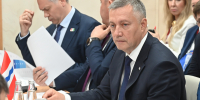 На ПМЭФ Губернатор Игорь Кобзев принял участие в совещании по поддержке ответственного бизнеса под руководством полпреда Анатолия Серышева - Правительство Иркутской области