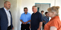 В Красном Яру после пожара восстановлено жильё: глава района вручил ключи погорельцам - Барабинский район