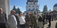 Сила традиций и верность долгу: участники «Вятского корпуса Защитников Отечества» приняли участие в Великорецком крестном ходе - Кировский филиал РАНХиГС