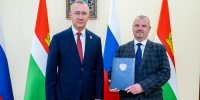 Владислав Шапша вручил Благодарственные письма Президента за помощь Донбассу - Газета Знамя труда