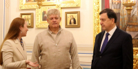 В рамках работы на ПМЭФ Анатолий Серышев посетил выставку, посвящённую памяти поколений в Президентской библиотеке - Газета Заря Енисея