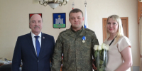 Леонид Музалевский вручил медаль облсовета участнику СВО - Совет народных депутатов