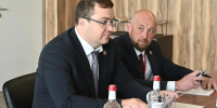 Виталий Хоценко обсудил строительство аэропорта «Омск-Фёдоровка» на ПМЭФ - 12 канал