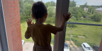 Окна и водоёмы: родителям рассказали, как уберечь ребёнка летом - РузаРИА