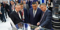 Полпреду президента Рудене показали перспективные проекты Петербурга на ПМЭФ - Санкт-Петербург.ру