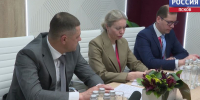 Михаил Ведерников на ПМЭФ обсудил с руководством банка - ГТРК Псков