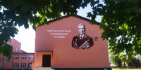 Фасады 23 школ Осетии, в которых проводится капремонт, в этом году украсят портреты Героев - Ossetia.News