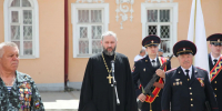 Председатель епархиального отдела по взаимодействию с правоохранительными учреждениями иерей Евгений Щенников благословил личный состав регионального УМВД на торжественной церемонии принятия присяги, 5 июня 2026 года, г.Орел - Орловская и Ливенская епархия