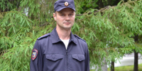 Предотвратил крупный пожар и спас соседние машины полицейский в Биробиджане - РИА Биробиджан