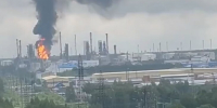 Спасатели ликвидируют пожар на Тюменском нефтеперерабатывающем заводе - M24.Ru