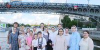 Прогулка воспитанников и выпускников Детского пансиона на теплоходе Фл... - Покровский Хотьков монастырь