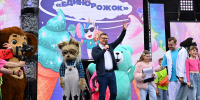 Алексей Текслер открыл в Челябинске детский фестиваль мороженого «Единорожок». Автор фото: Наиль Фаттахов, ИА «Первое областное» - Губернатор Челябинской области