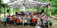 Волонтёры привели в порядок территорию парка. - Новгородские Ведомости