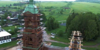В селе Вильгорт Чердынского округа подняли крест на купол Троицкой церкви - V-Kurse.Ru