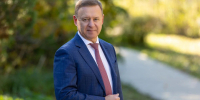 Сергей Надсадин поздравил южносахалинцев с Днём социального работника - Администрация г.Южно-Сахалинск