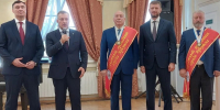 Игорь Кобзев поздравил Дмитрия Мезенцева и Михаила Корнева с присвоением звания «Почетный гражданин города Иркутска» - Правительство Иркутской области