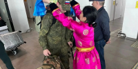 В аэропорту Байкал прошла торжественная встреча участников специальной военной операции - Министерство соцзащиты