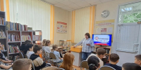 В рамках антинаркотического месячника «Курский край — без наркотиков!» в библиотеке‑филиале № 14 прошел урок для учеников школы № 42 им. Б.Г. Шуклина. - Город Курск
