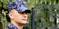 В Пензе сотрудники Росгвардии задержали женщину, устроившую скандал в парке из-за отказа пускать её на аттракцион в нетрезвом виде - Росгвардия