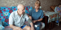 Игорь Бабушкин поздравил астраханских соцработников с профессиональным праздником - Астрахань 24