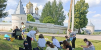 Юные художники ДШИ рисовали Лужецкий монастырь - РузаРИА
