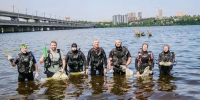 Водолазы вытащили самокат и посуду со дна Воронежского водохранилища - Обозреватель.Врн