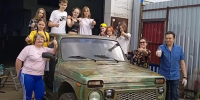 В Рузском округе раскрасили автомобиль «Нива» перед отправкой бойцам СВО - Рузский городской округ