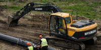 "Герой Приангарья" с главой Минэнерго региона проверили капремонт водовода в Саянске - Baikal24.Ru