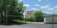 На спортивной площадке в сквере «Южный» установили новую волейбольную сетку - Администрация г. Кузнецка
