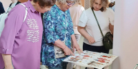 «Россия сильна, когда едина!» – сотрудники Ульяновской библиотеки семейного чтения организовали на базе Театрально-культурного центра «Саблино» тематическую книжную выставку и интерактивную викторину. - Межпоселенческая ЦБС