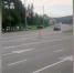 Ребенок в одном подгузнике и шлепанцах бегал по дороге в Тюмени - M24.Ru