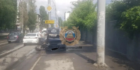 В Саратове на Чернышевского ВАЗ врезался в столб - Общественное мнение