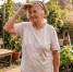 Прекратите носить старьё на даче: 7 базовых вещей для огорода, которые и от жары спасут, и выглядят стильно - Progorod33.Ru