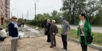 Активисты «Единой России» проверили ход работ по комплексному благоустройству на 2-ом Покровском проезде - Kotelniki.Info