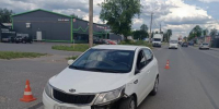 На Алмазной «Киа Рио» потерял кусок бампера в столкновении с мотоциклом. ФОТО - Pln-Pskov.Ru