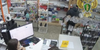 Кировчанин оскорбил продавца матом и избивал мать - Newsler.Ru