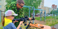 Военнослужащие Красноярского соединения Росгвардии организовали для ребят пришкольного лагеря захватывающий квест - Росгвардия