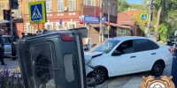 Фото к материалу: Появились подробности ДТП с опрокинутой на бок «Нивой» в Ростове - DonDay.Ru