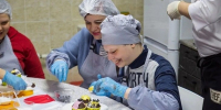 Кулинария как терапия: в Волгограде особенным детям помогают развивать новые навыки - ИА Высота 102.0
