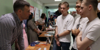 Студенты колледжей и техникумов Тамбовской области встретились с работодателями на ярмарке трудоустройства «Старт карьеры» - Национальные проекты
