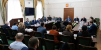 Вице-премьер КЧР Марат Урусов провел заседание Правительства республики, где рассмотрели около 10 вопросов социально-экономического блока - Правительство Карачаево-Черкесской Республики