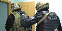 При силовой поддержке спецназа Росгвардии задержан организатор интернет-магазина по продаже наркотиков в Костромском районе (видео) - Росгвардия