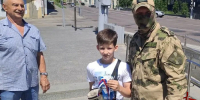 В преддверии Дня России ежегодную патриотическую акцию «Ленточка-триколор» поддержали росгвардейцы в Воронеже - Росгвардия