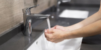 person-washing-hands-with-soap - ТРК Щелково