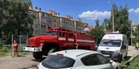 Узловские пожарные спасли восемь человек из горящей пятиэтажки - Молодой коммунар
