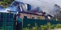 Огонь полыхал в частном доме в Холмске на 100 квадратных метрах - CitySakh.Ru