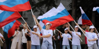 В Иркутске развернут 50-метровый флаг на концерте ко Дню России - Weacom.Ru