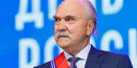 На торжестве ко Дню России Владимиру Пехтину вручена высшая колымская награда общественного признания - Kolyma.Ru