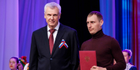 На торжестве ко Дню России Владимиру Пехтину вручена награда общественного признания - MagadanMedia.Ru